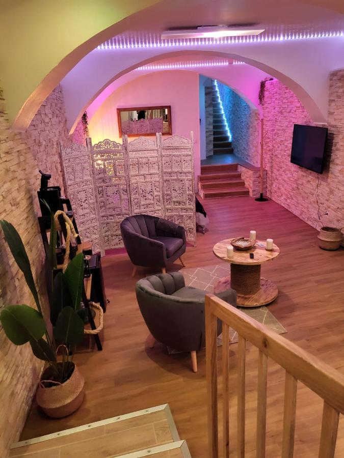 Le Spa De La Cathedrale - Jacuzzi - Sauna - Champagne - Netflix - Wifi Троа Екстериор снимка