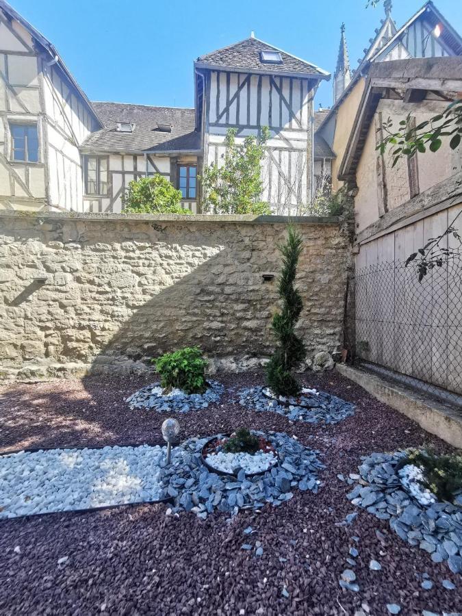 Le Spa De La Cathedrale - Jacuzzi - Sauna - Champagne - Netflix - Wifi Троа Екстериор снимка