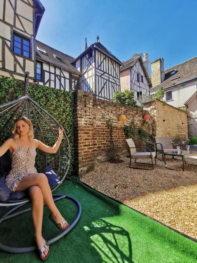 Le Spa De La Cathedrale - Jacuzzi - Sauna - Champagne - Netflix - Wifi Троа Екстериор снимка