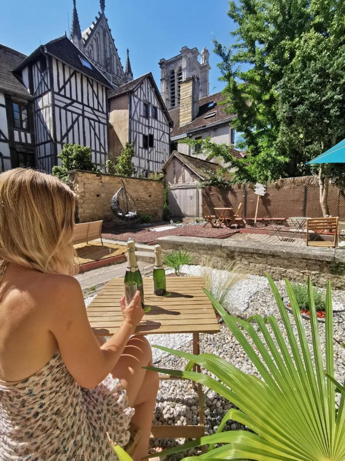Le Spa De La Cathedrale - Jacuzzi - Sauna - Champagne - Netflix - Wifi Троа Екстериор снимка