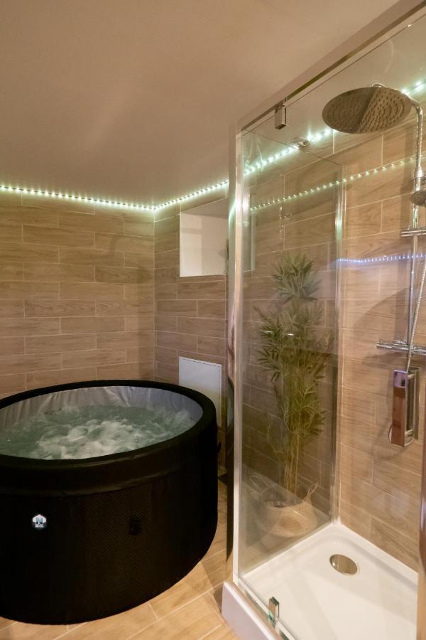 Le Spa De La Cathedrale - Jacuzzi - Sauna - Champagne - Netflix - Wifi Троа Екстериор снимка