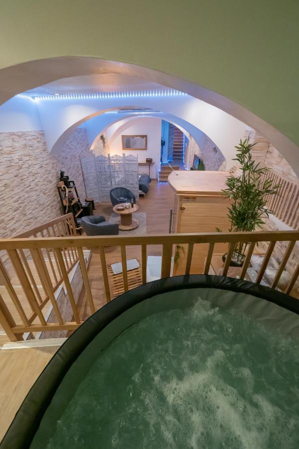 Le Spa De La Cathedrale - Jacuzzi - Sauna - Champagne - Netflix - Wifi Троа Екстериор снимка