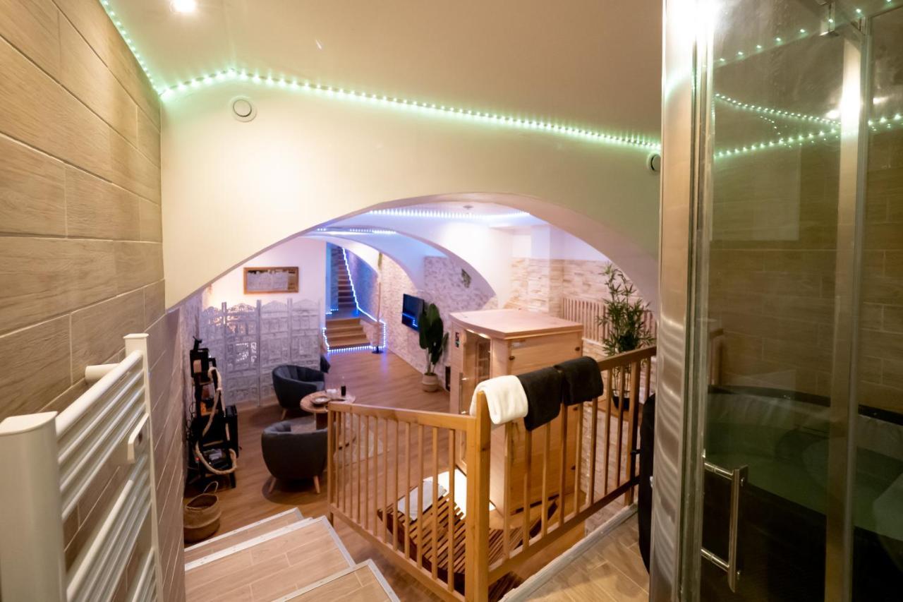 Le Spa De La Cathedrale - Jacuzzi - Sauna - Champagne - Netflix - Wifi Троа Екстериор снимка