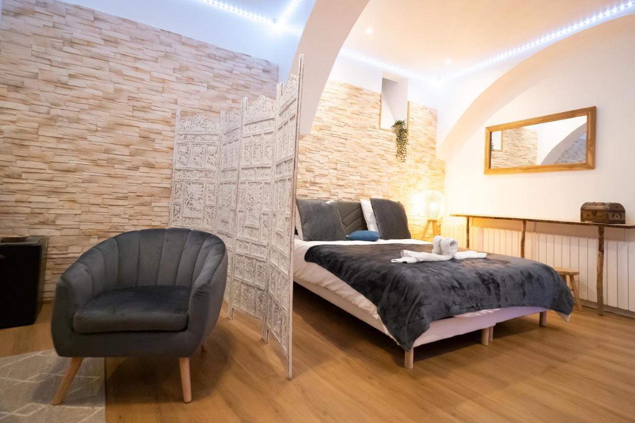 Le Spa De La Cathedrale - Jacuzzi - Sauna - Champagne - Netflix - Wifi Троа Екстериор снимка