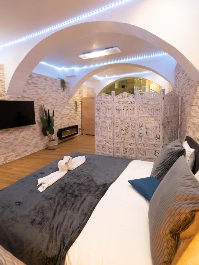 Le Spa De La Cathedrale - Jacuzzi - Sauna - Champagne - Netflix - Wifi Троа Екстериор снимка